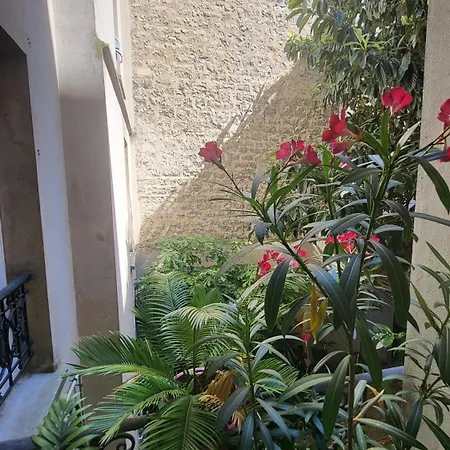 19 Cosy Apartment *